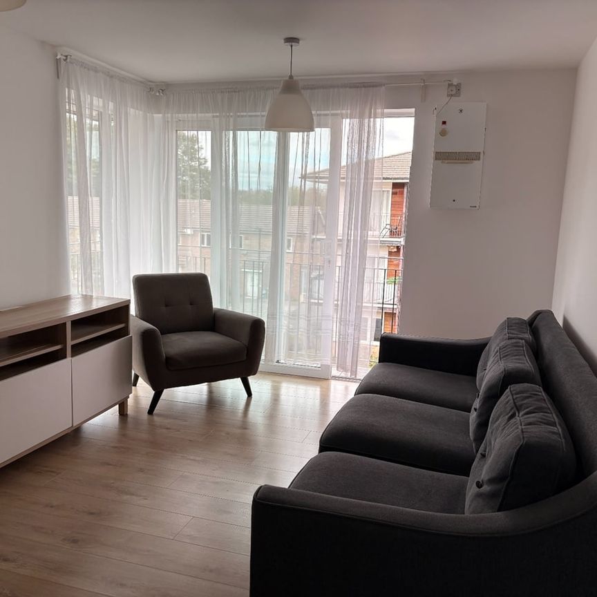 2 Bed Flat, Blackburn Way, TW4 - Photo 1