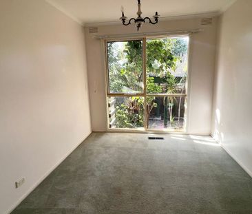 Wonderful 4 bedroom family home with ducted heating and cooling - Photo 6