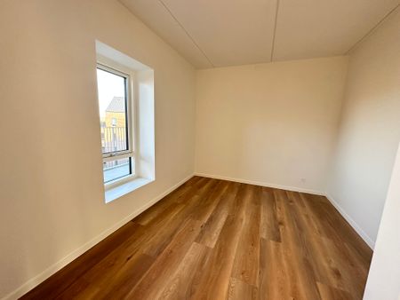 Moderne 3-værelses lejlighed med udsigt i Nørresundby - Photo 2