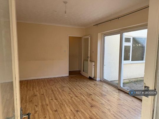 2 bedroom semi-detached house to rent - Photo 1