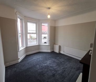2 Bed Flat, Selby Street, CH45 - Photo 2