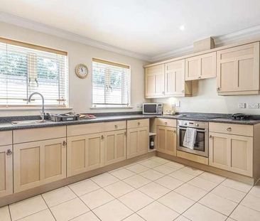 Woking, Surrey, GU22 - Photo 4