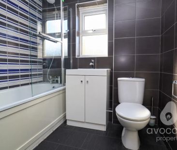 3 bed semi-detached house to rent in Haskins Gardens, Farnborough, ... - Photo 6