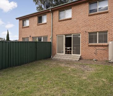 Street Facing Townhouse In Prime Location - Photo 5