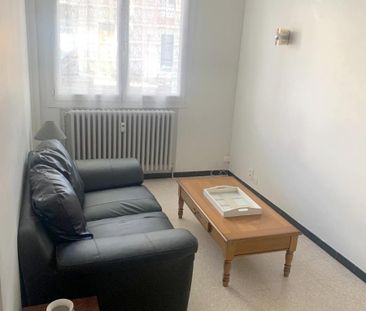 Location Appartement 2 pièces 30m² MILLAU 12100 - Photo 2