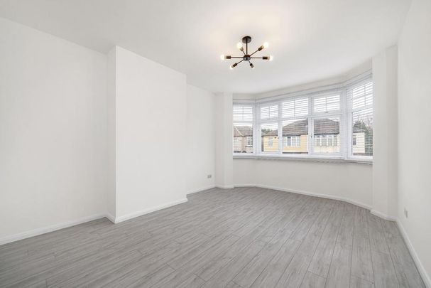 4 bedroom semi-detached house to rent - Photo 1