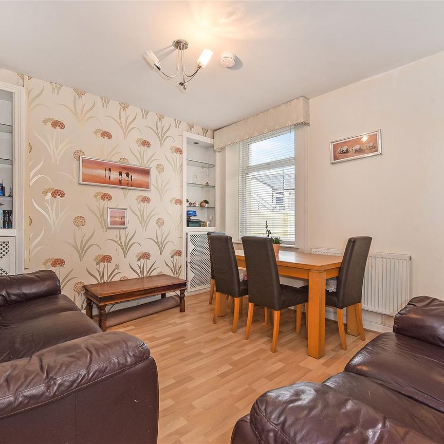 House - Terraced For Rent Lawn Terrace, Pontypridd - Photo 1