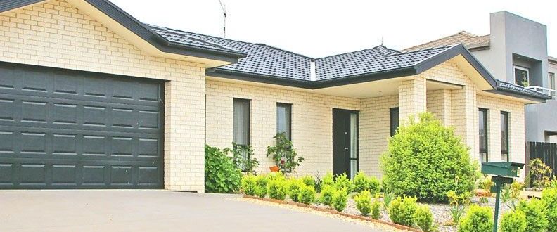 Spacious family home in Jerrabomberra - Photo 1