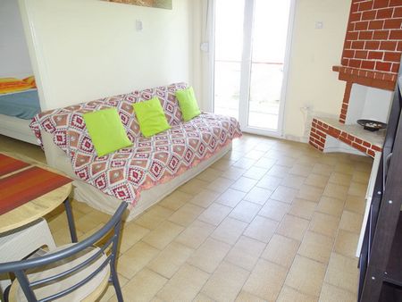 APARTMENT 47 SQ.M. FURNISHED RENOVATED AND NEAR ΙΝ A CENTRAL POINT ΙΝ LOWER N. EPIVATES. - Photo 3
