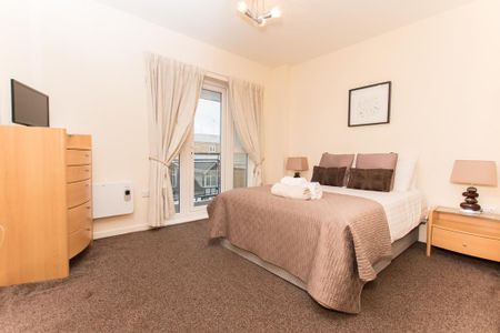 2 bedroom flat to rent - Photo 2