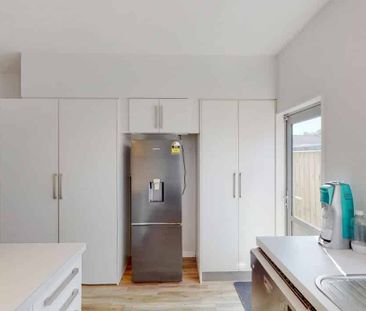 Gorgeous Four Bedroom Modern Home - Photo 4