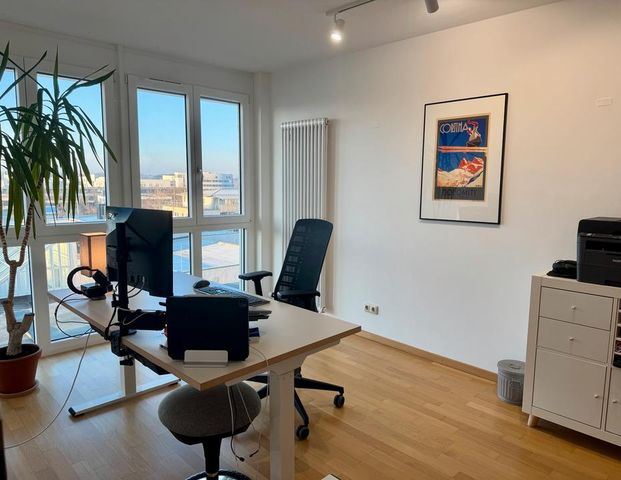 Möblierte Dachterrassenwohnung mit Alpenblick zur Zwischenmiete - Photo 1