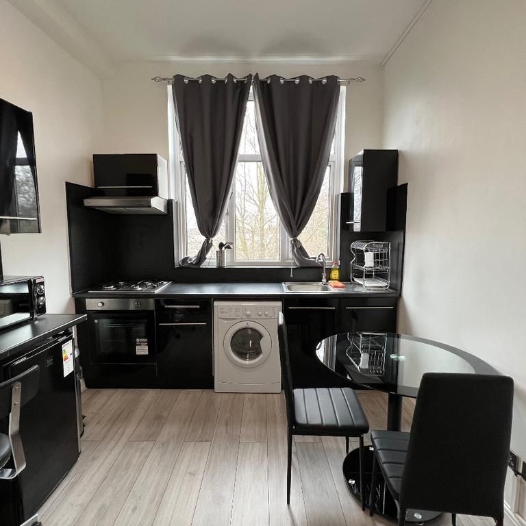 Studio to rent - Photo 1