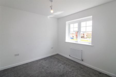 3 bedroom semi-detached house to rent - Photo 4