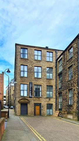 1 bedroom in a flat share to rent - Photo 4