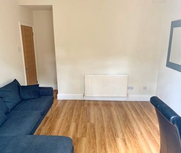 2 Bed Flat, Victoria Road, NW6 - Photo 2