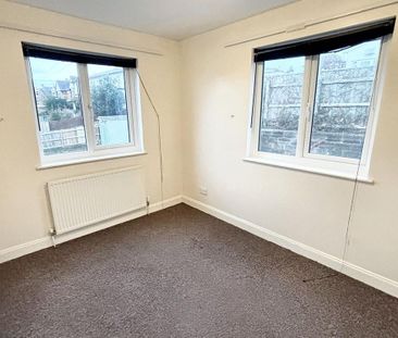 5 bedroom end of terrace house to rent - Photo 2