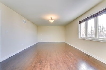 For Lease - 2492 Chaplin Road, Oakville, Ontario - Photo 2