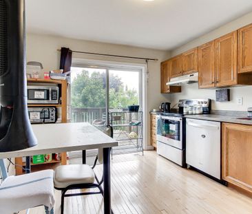 For Lease - 194 Livingstone Street Unit# Upper, Barrie, Ontario - Photo 1