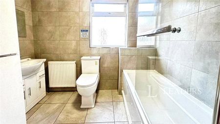 1 bedroom in a house share to rent - Photo 4