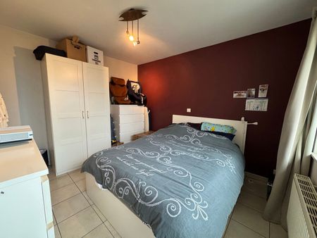 Gunstig gelegen appartement met 2 slaapkamers en staanplaats - Photo 4