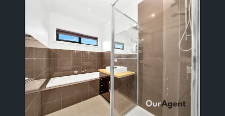 Family Home With Separate Driveway - Photo 4