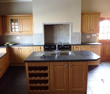 3 bedroom end of terrace house to rent - Photo 4