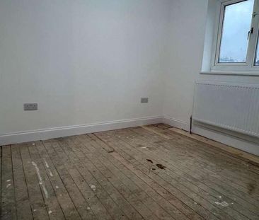 Shepherds Close, Romford, RM6 - Photo 6