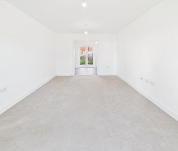 De Lisle Bush Way, Great Oldbury, Stonehouse - Photo 3