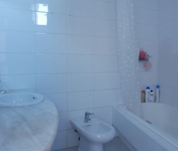 Room with exterior window in Ronda Sant Pere - Photo 1