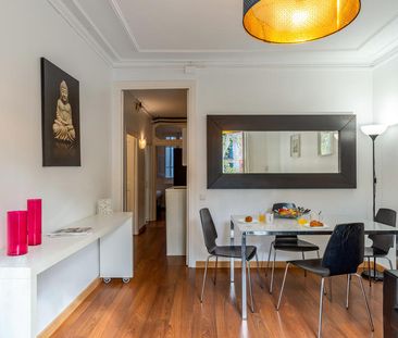Beautiful apartment in Barcelona with views of Las Ramblas - Photo 4