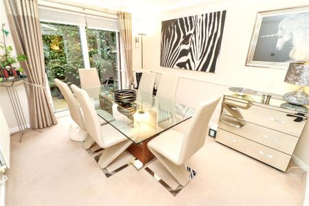 5 bedroom detached house to rent - Photo 4