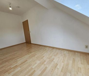 Wohntraum im Dachgeschoss mit Dachterrasse und sehr schönem Bad - Photo 3