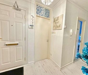 Haslewood Green, Leeds, LS9 - Photo 3