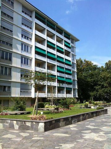 4 1/2 PIECES CONTEMPORAIN AU COEUR DE FLORISSANT - Foto 4