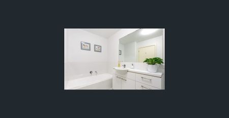 Contemporary CBD living. Located at the end of the group. - Photo 3