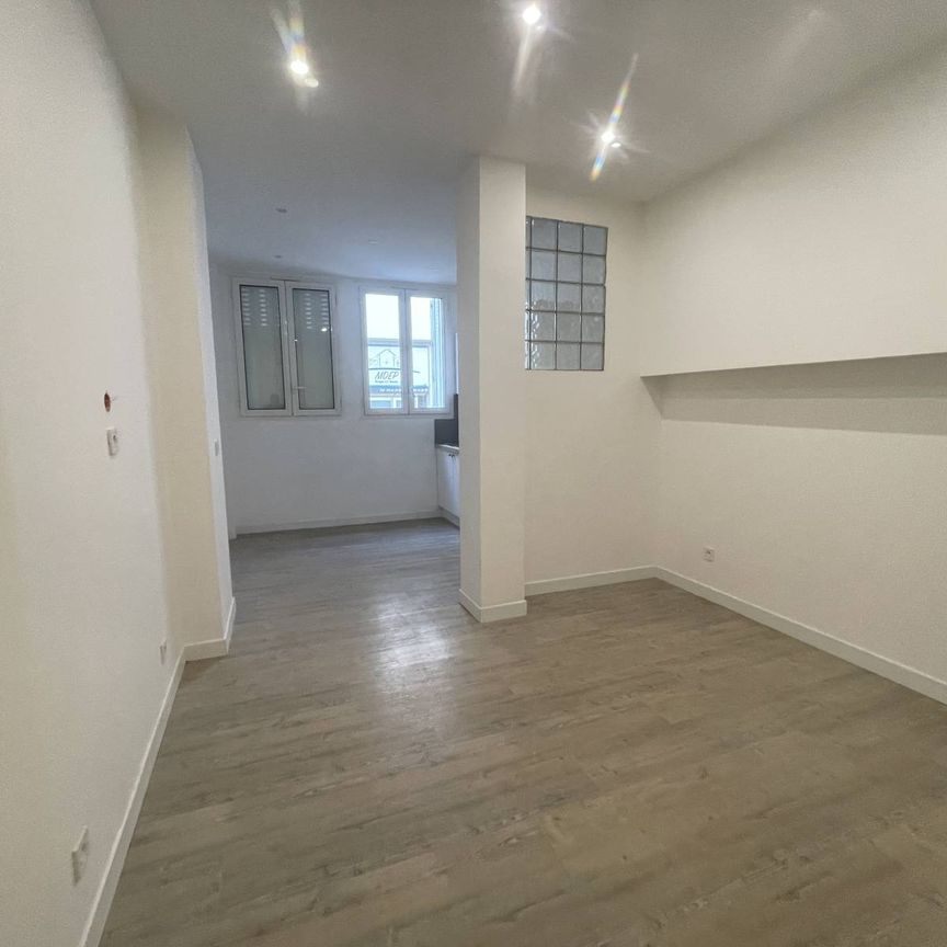 A louer Studio - 27,9 m² - 1 pièce - secteur baille 13005 Marseille - Photo 1