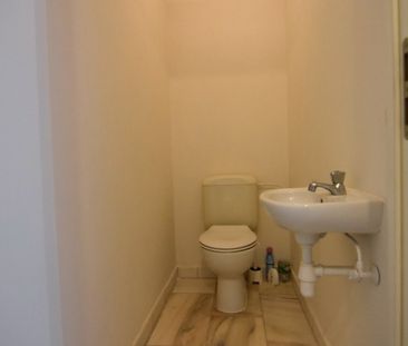 Ruim 2-slpk appartement in hartje Rumbeke - Photo 5