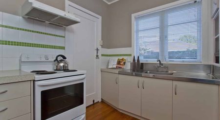 Mission Bay Two Bedroom - Photo 4