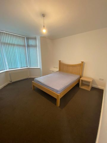 6 Bed Semi-Detached House, Acomb Street, M14 - Photo 2