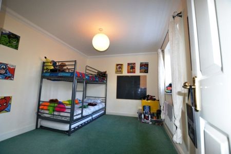 3 bedroom semi-detached house to rent - Photo 2