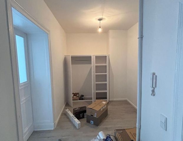 Sanierte und moderne Altbauwohnung mit Wohlfühlgarantie! - Photo 1