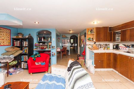 3 Bedroom Detached Home @ College & Ossington - Photo 2