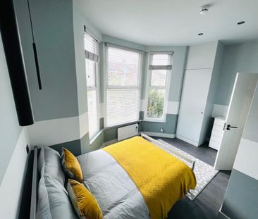 Room in a Shared Flat, Arngask Road, SE6 - Photo 3