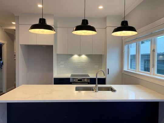 Fully Renovated 4 Bed Character Bungalow - Photo 1