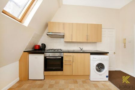 3 bedroom flat to rent - Photo 5