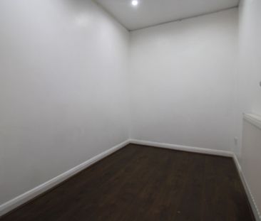2 bed flat to rent in Manchester Road, Ashton-Under-Lyne, OL5 - Photo 1