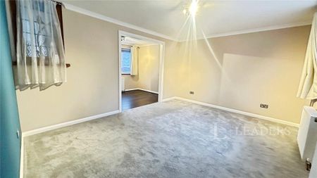 4 bedroom detached house to rent - Photo 4