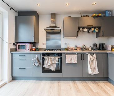 2 bedroom flat to rent - Photo 5