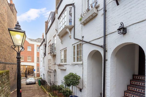 New End, Hampstead, London - Photo 1